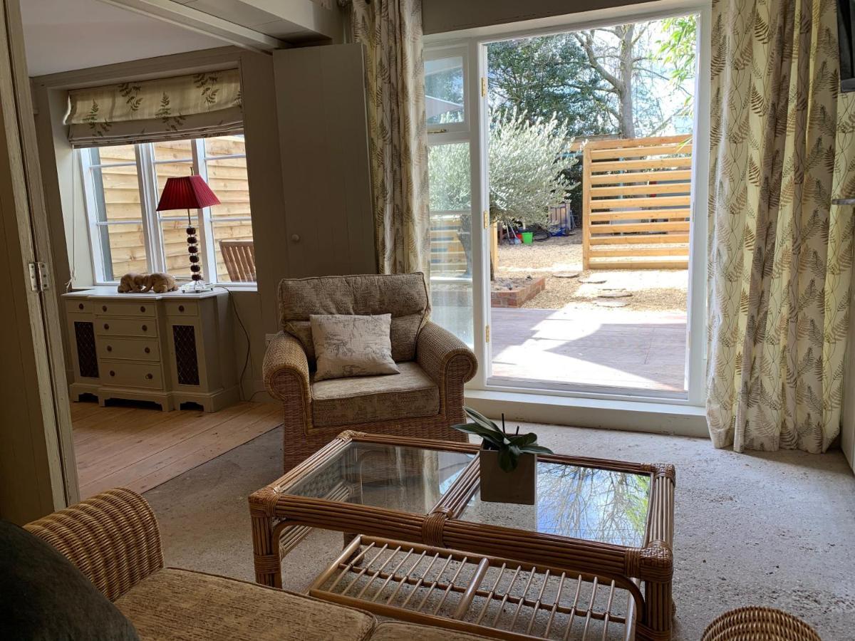 Cedar House Boutique B&B Burton  ภายนอก รูปภาพ